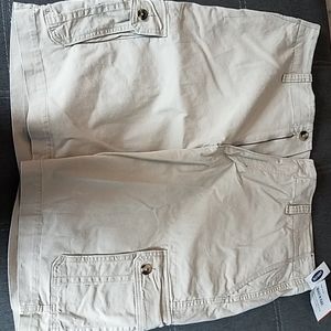NEW Men's flex waist, cargo shorts.